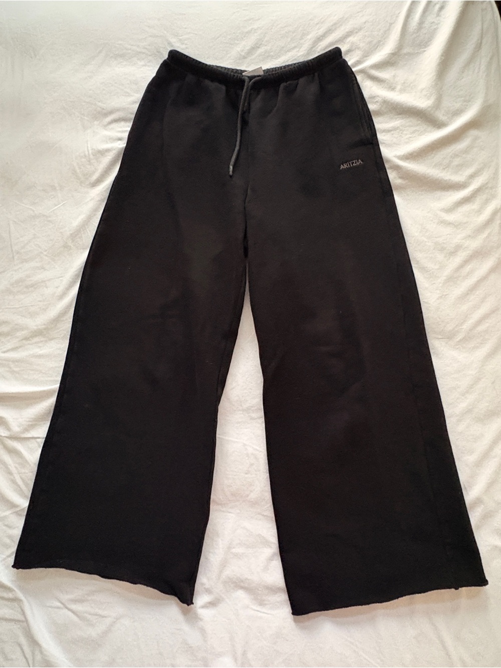 Aritzia Black Wide-Leg Jogger Sweatpants